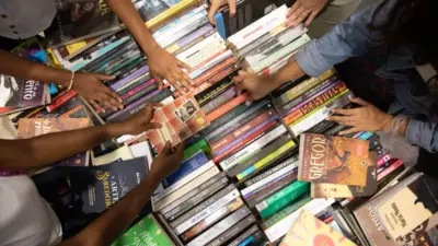 Bienal do Livro Bahia 2026 recebe 10 mil estudantes de Salvador com vale de R$ 40