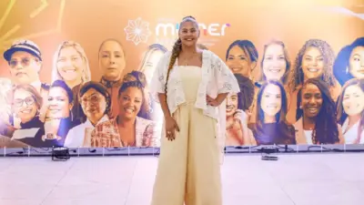 Luciana Tavares recebe pr&ecirc;mio Mulher Not&aacute;vel 2026 em Salvador