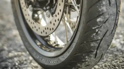 Mulher de 26 anos é presa por incendiar moto por ciúmes em Varzedo