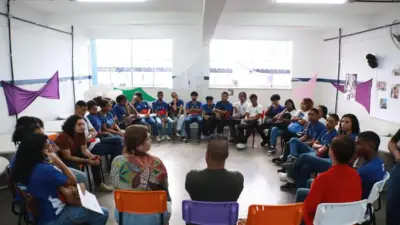 Estudante baiano vence concurso de redação com análise sobre fome e leite