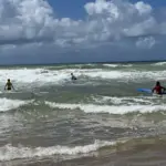 Lauro de Freitas: feriado do Trabalhador com MMA, surf e futebol