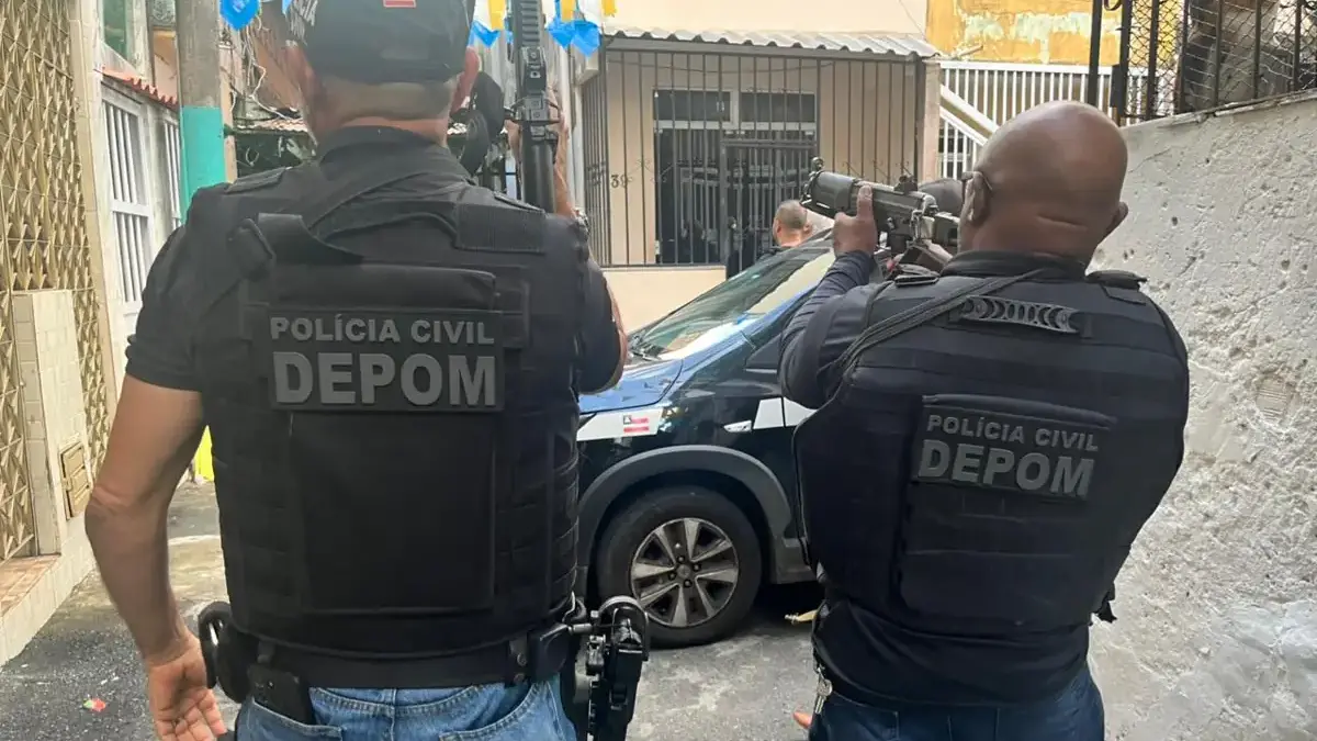Polícia civil em operação para prender quadrilha