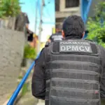 Operação Escudo das Marias prende dois homens por descumprimento de medida protetiva em Salvador