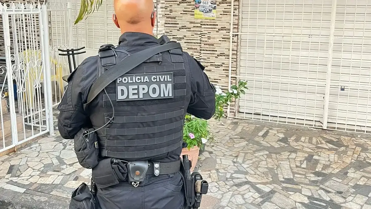 Policial em operação