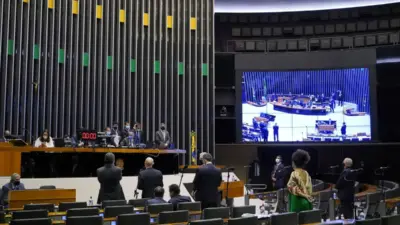 Dino intima 21 partidos a explicar controle de emendas parlamentares