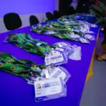 Lauro de Freitas entrega 221 carteiras de identificação para pessoas com fibromialgia; versão digital chega em setembro