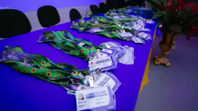 Lauro de Freitas entrega 221 carteiras de identificação para pessoas com fibromialgia; versão digital chega em setembro
