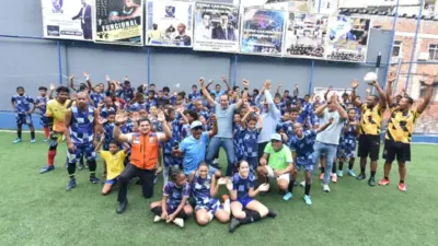 Arena Canjira: novo campo de grama sintética é entregue na Federação