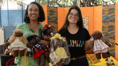 Oficina de bonecas pretas na Escola da Engomadeira celebra Julho das Pretas