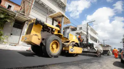 Pavimentação chega à Rua Coletora e à Marginal 2 no bairro Vida Nova