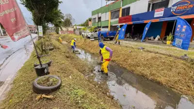 Lauro de Freitas intensifica drenagem e limpeza de canais em Itinga nesta segunda-feira