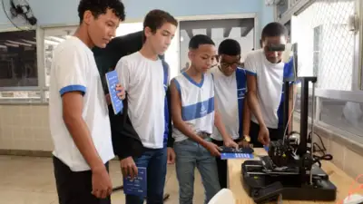 Projeto Engenhoka leva robótica e artes visuais a 60 estudantes de escola municipal em Salvador