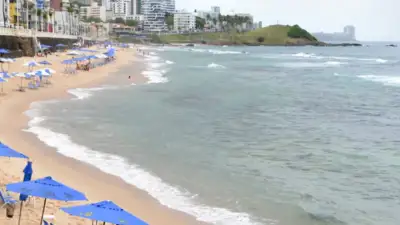Praias de Salvador: Salvamar alerta para mar agitado no trecho entre Itapuã e Ipitanga
