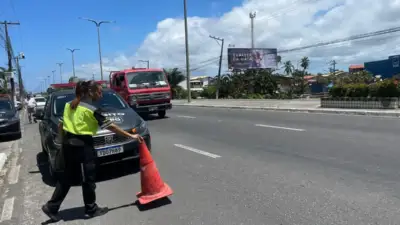 Lauro de Freitas homenageia 23 agentes de trânsito no dia nacional da categoria