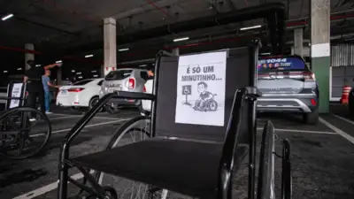 Ação educativa em Lauro de Freitas aborda respeito às vagas e rampas para PcD