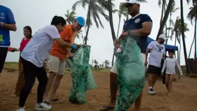 limpeza na praia