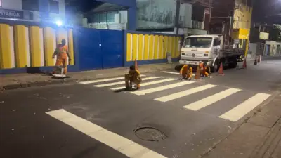 Sinaliza Lauro revitaliza faixas de pedestres em escolas e praças do Centro e de Portão