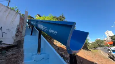 Lixoduto de fibra de vidro começa a ser testado em Salvador para facilitar descarte em encostas