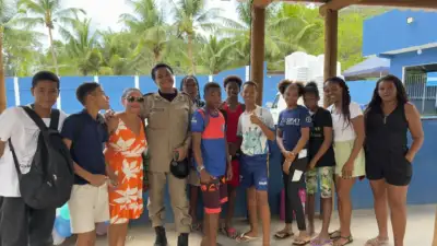 Adolescentes do CRAS Itinga I participam de atividade socioeducativa no clube da PMBA