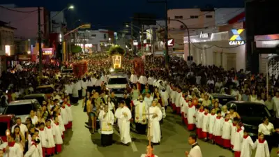 Procissão de Santa Teresa reúne milhares em Ribeira do Pombal e encerra Festa de Outubro