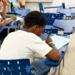 Estudantes de Lauro de Freitas fazem prova da OBMEP neste sábado (17/10), com transporte e lanche garantidos