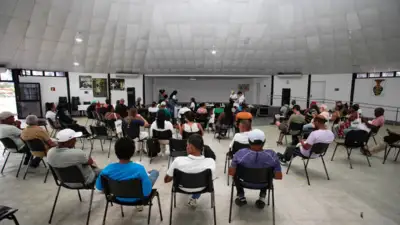 Pescadores e marisqueiras mapeiam conflitos do mar em oficina do PEM em Lauro de Freitas