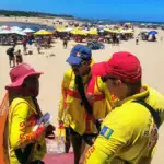 Salvamar reforça prevenção nas praias de Lauro de Freitas com orientação a banhistas